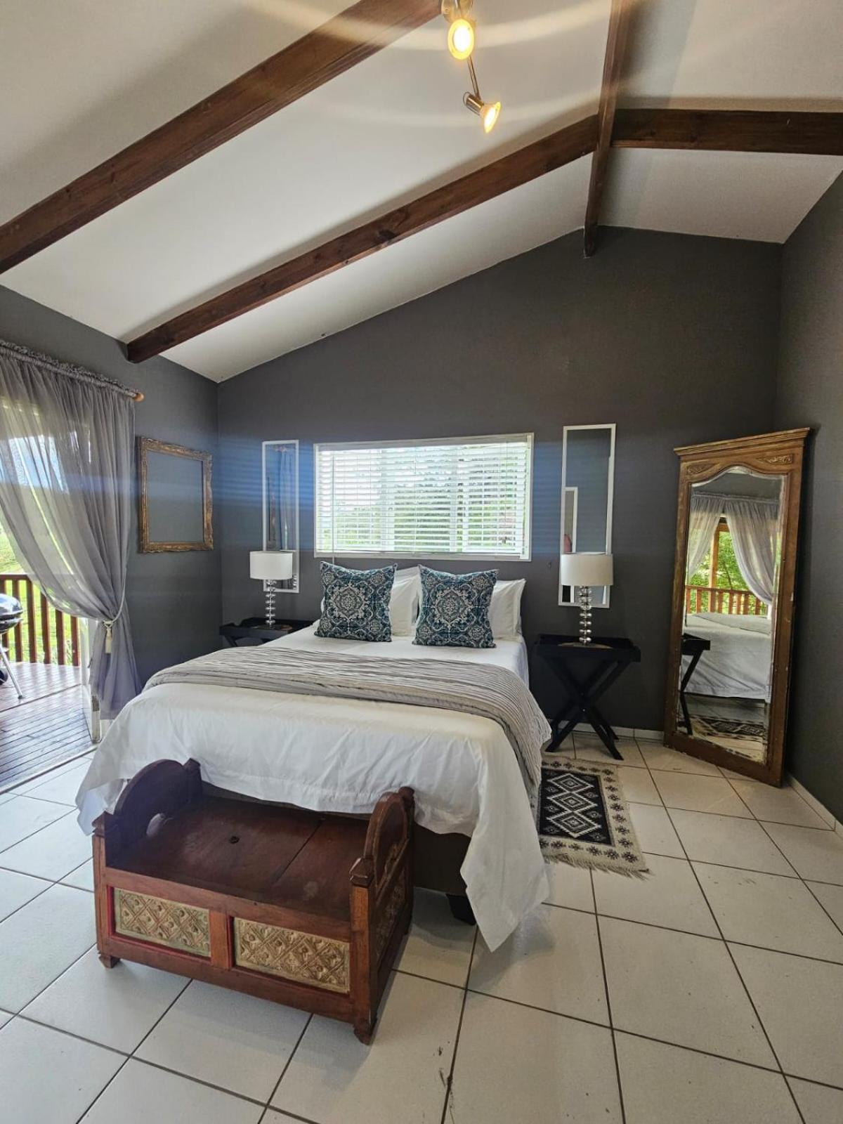 Woodpecker Apartment เพลตเตนเบิร์กเบย์ ภายนอก รูปภาพ